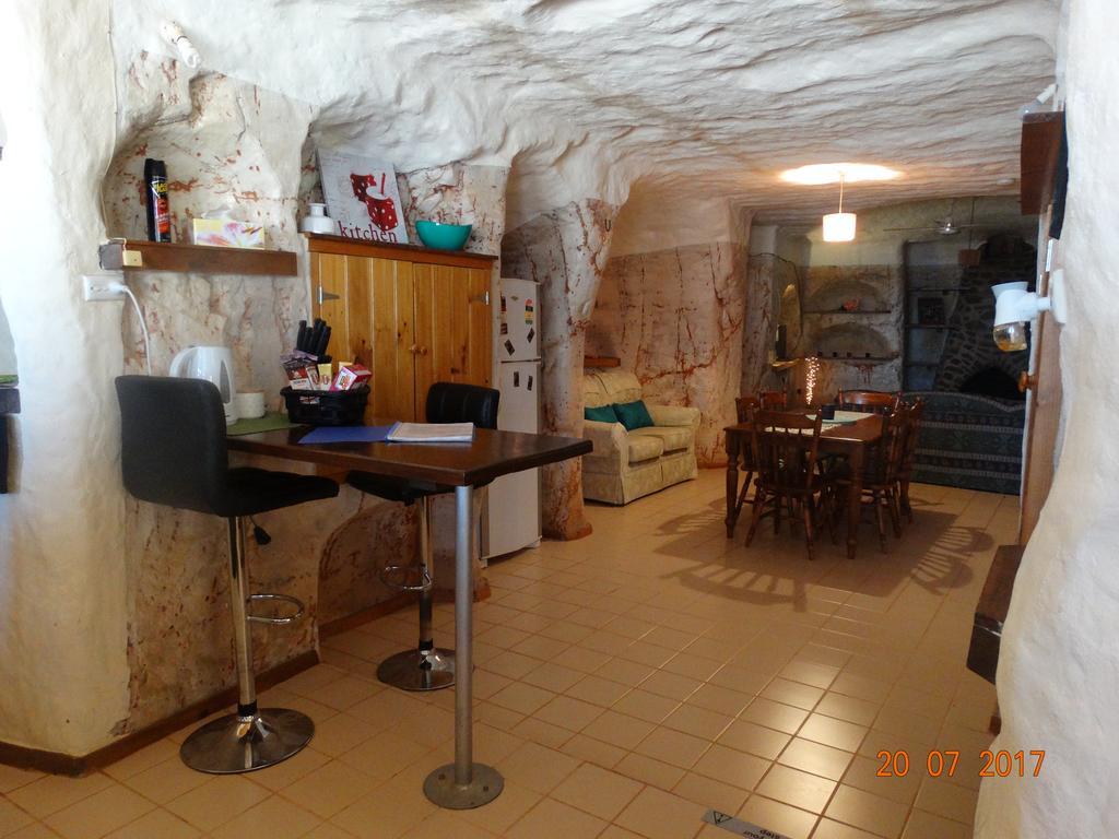 Underground accommodation of Coober Pedy Dinky Di's Dugout