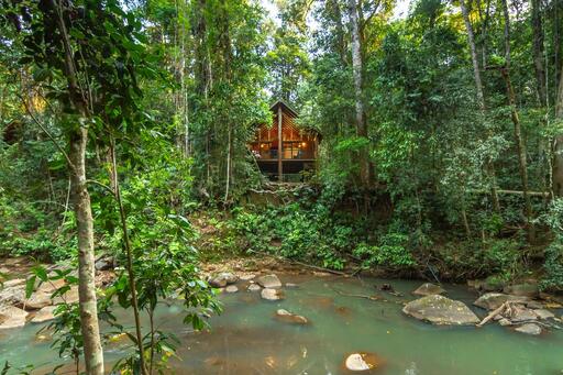 Treehouse accommodation in Queensland