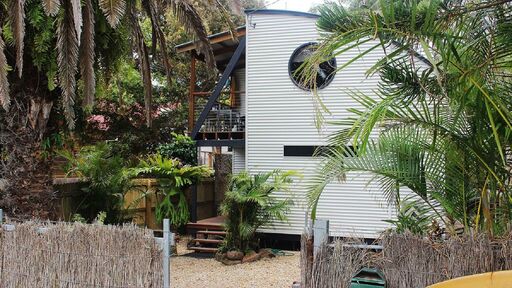 Absolutely Belongil Tree House - Quirky Places to Stay in Byron Bay