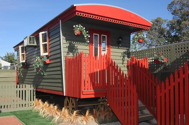 Echuca Gardens - Quirky Accommodation in Victoria