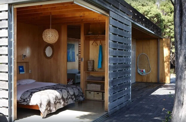 Koru Bach Medlands Beach - Eco and Quirky Great Barrier Island Accommodation 