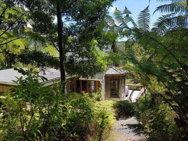 Whalers Cottage Eco and Quirky Great Barrier Island Accommodation