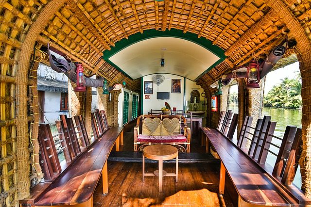 Book your Kerala Houseboat Rental: Staytopia Guide - Staytopia