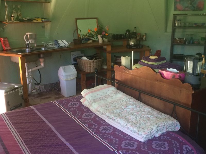 Araluen Dome bed and kitchen