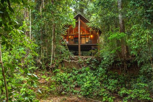 Treehouse accommodation in Queensland