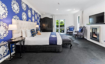 Black Swan Lakeside Boutique Hotel Bedroom - unique accommodation Rotorua