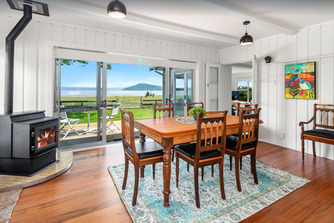 Hannahs Bay Waterfront Getaway - unique and boutique Rotorua accommodation