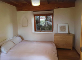 Unique eco home - treehouse retreat Bedroom
