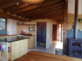 Unique eco home - treehouse retreat Kitchen