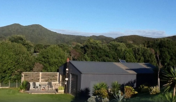 Sandhills Beach Hutt - Unique places to stay Great Barrier Island