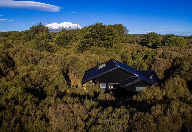 Earthsky Cottage - Eco-Friendly Places to Stay in the North Island of New Zealand